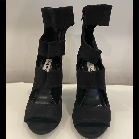 NWOT Black Steve Madden Tawnie Caged Heel Bootie - New w/outbox. Never worn. - Picture 4 of 9